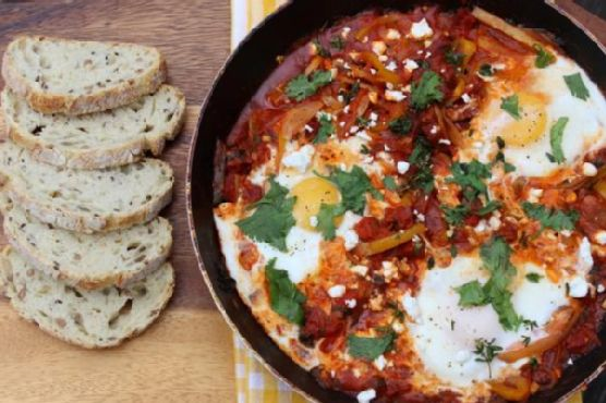 Poached eggs in tomatoes