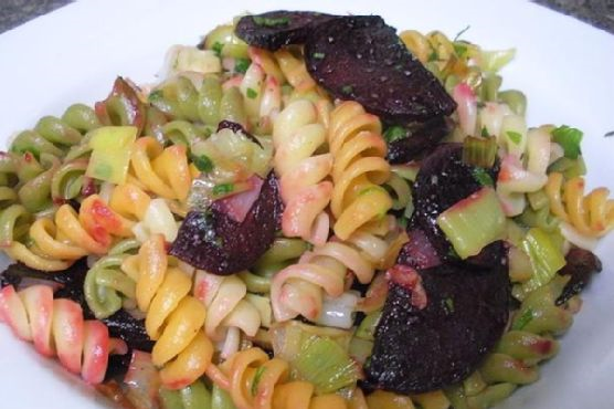 Roasted Beets and Leeks Pasta Salad