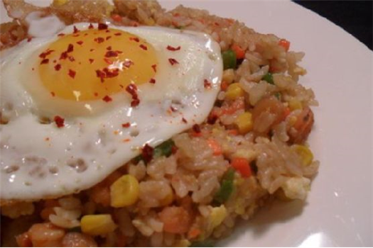 Korean Saewoo Bokkeumbap (Shrimp Fried Rice)