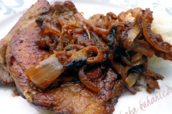 Pork chops with apples and onions