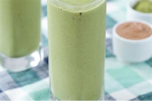 Powerhouse Almond Matcha Superfood Smoothie