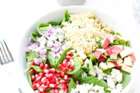 QUINOA, POMEGRANATE AND SPINACH SALAD