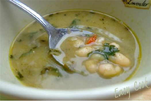 Creamy aubergine and cannellini soup