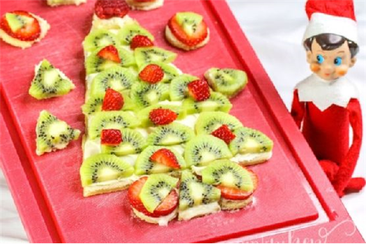 How to Make the Ultimate Christmas Fruit Pizza