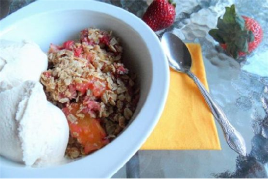 Strawberry Mango Crumble