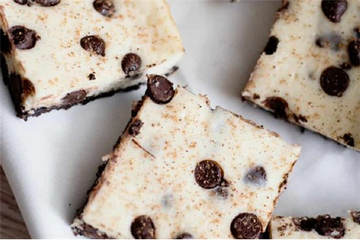 How to make the perfect Chocolate Chip Eggnog Bars