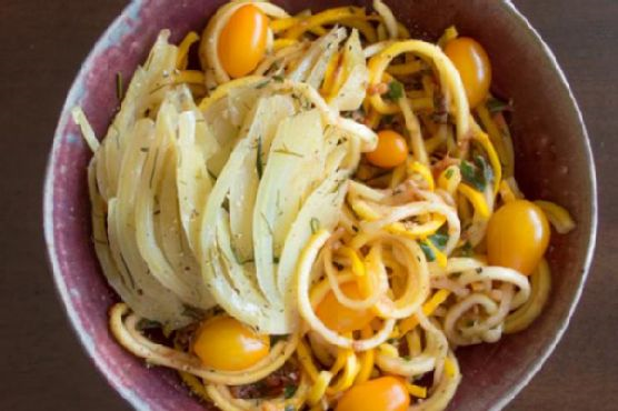 Yellow Squash Noodles with Tomato Basil Sauce