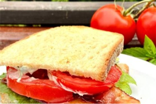 How to Upgrade a Simple BLT to Your Favorite Summer Lunch with These 2 Simple Tricks